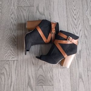 Beautiful opt toe shoes by justfab✴️✴️✴️✴️